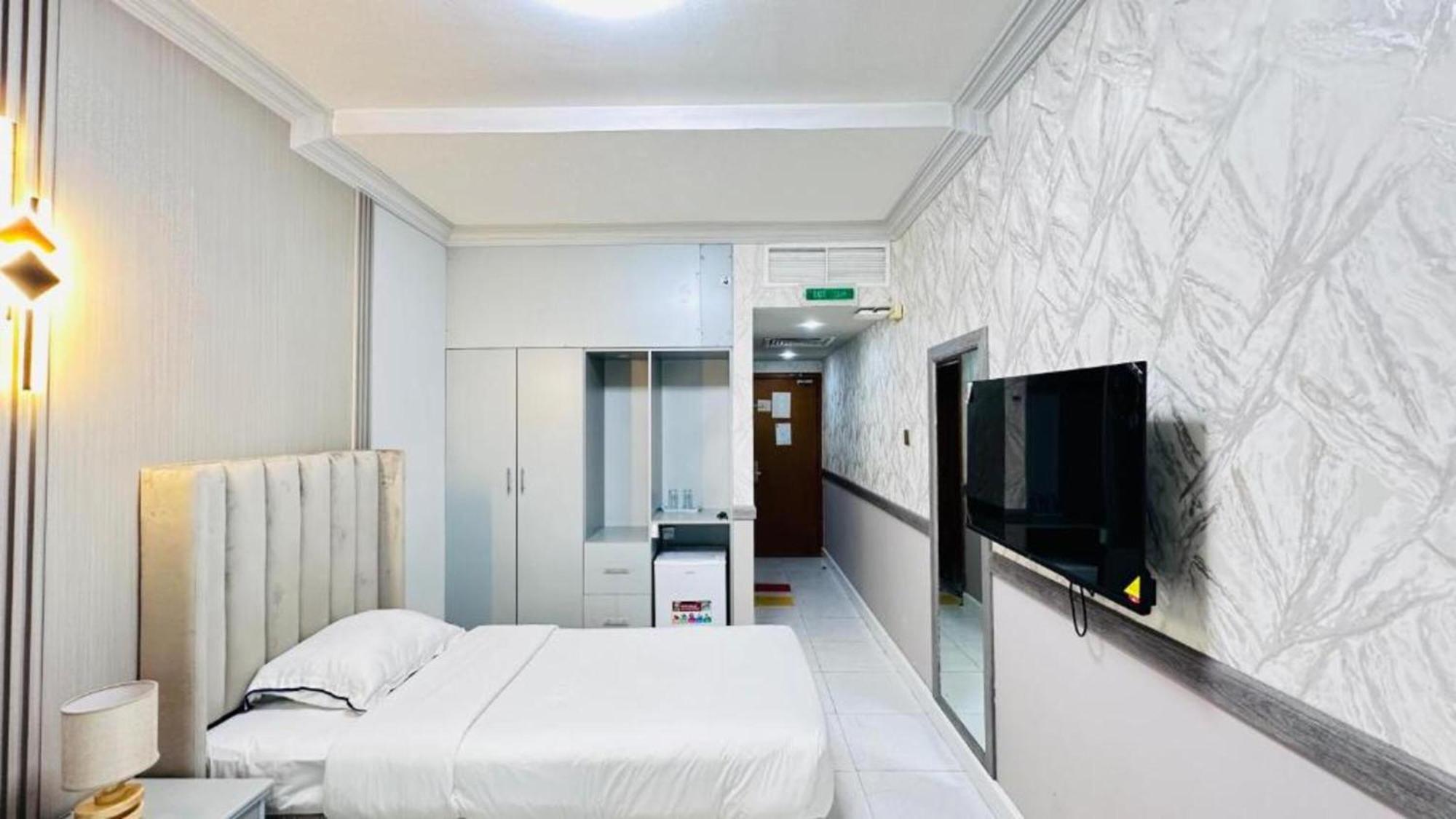Belvilla Luxury Marino Near Deira Clock Tower 4*