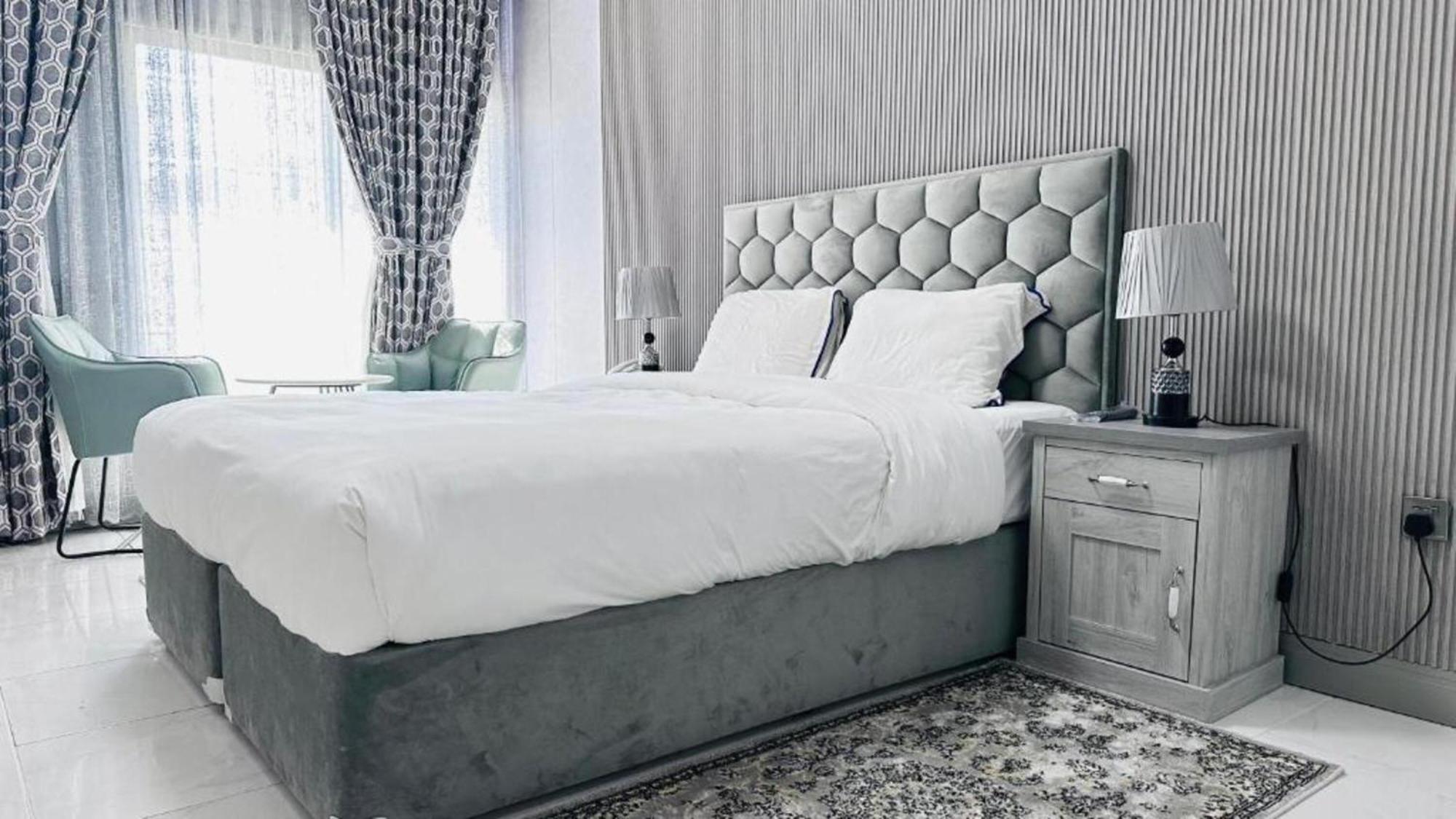 Belvilla Luxury Marino Near Deira Clock Tower 4* Dubai