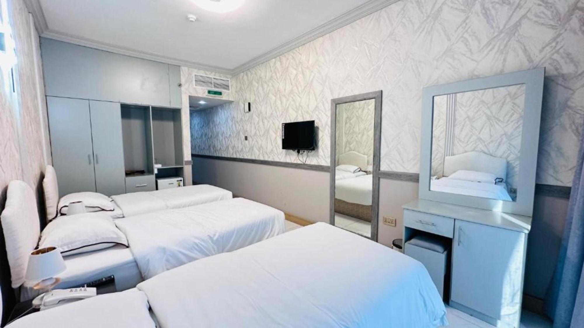 Belvilla Luxury Marino Near Deira Clock Tower Hotel 4*